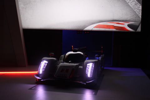 120229_Audi_pres_donker